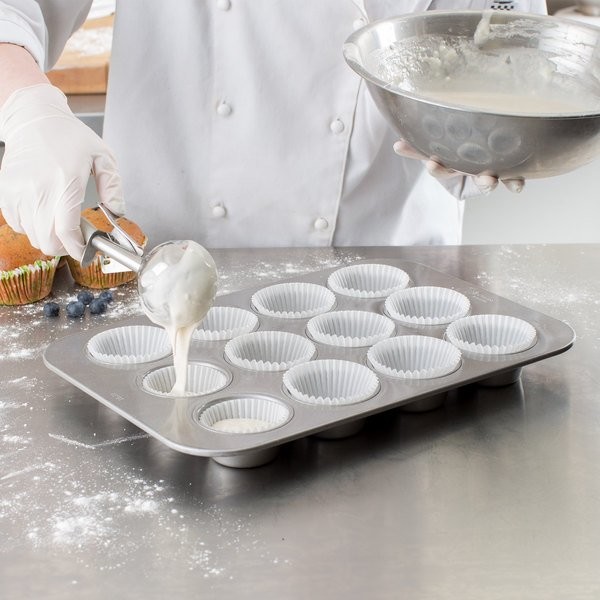 RK Bakeware中国12コンパートメントは1.5mmのマフィンの耐熱の深皿に艶をかけたアルミニウムで処理された鋼鉄1をフルーティングを施した